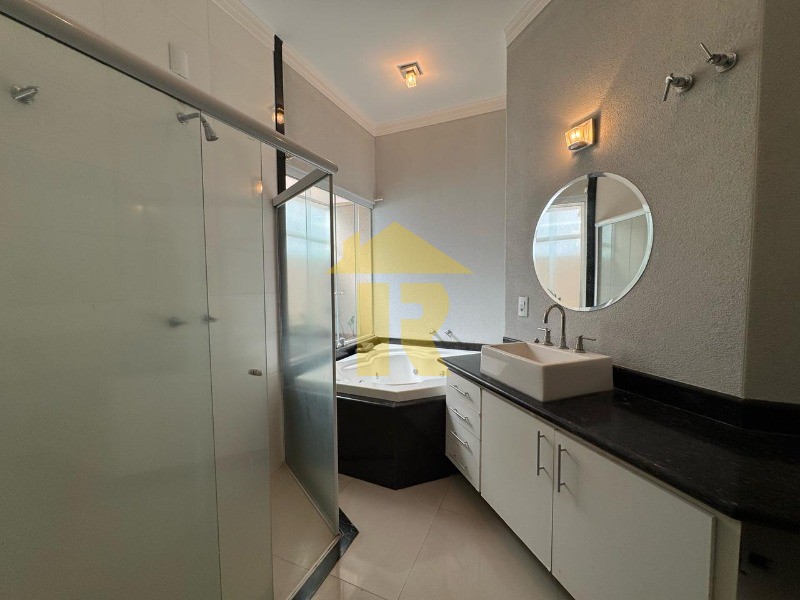 Casa de Condomínio com 3 quartos à venda, 220m² — foto 15 de 28