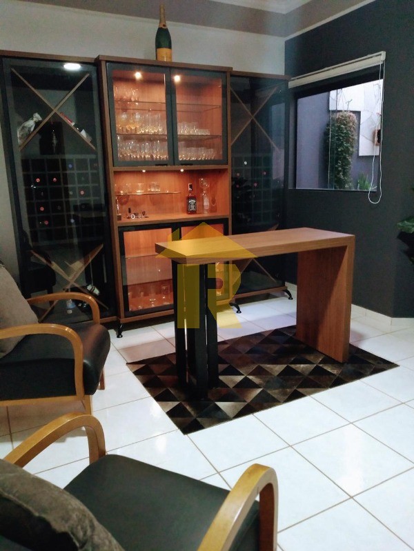 Casa com 3 quartos à venda, 200m² — foto 11 de 24