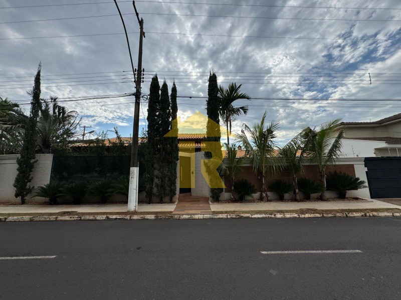 Casa com 3 quartos à venda, 312m² — foto 1 de 41