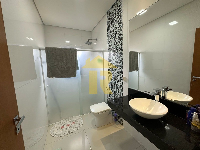 Casa de Condomínio com 3 quartos à venda, 220m² — foto 16 de 21