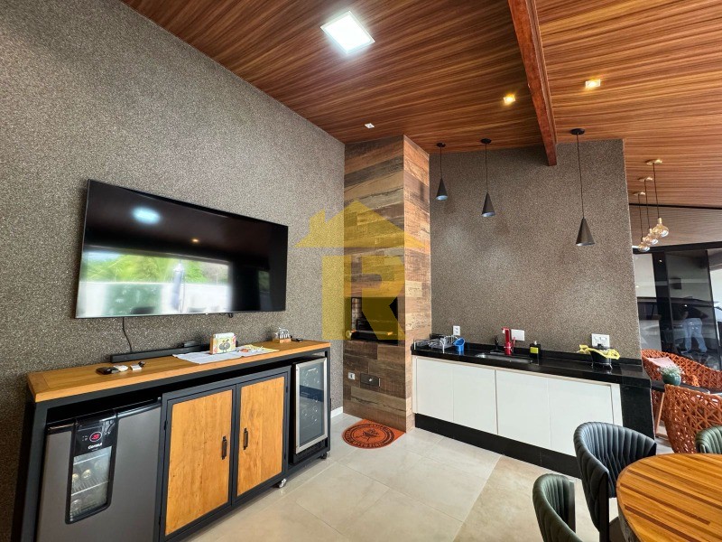 Casa com 3 quartos à venda, 312m² — foto 15 de 41