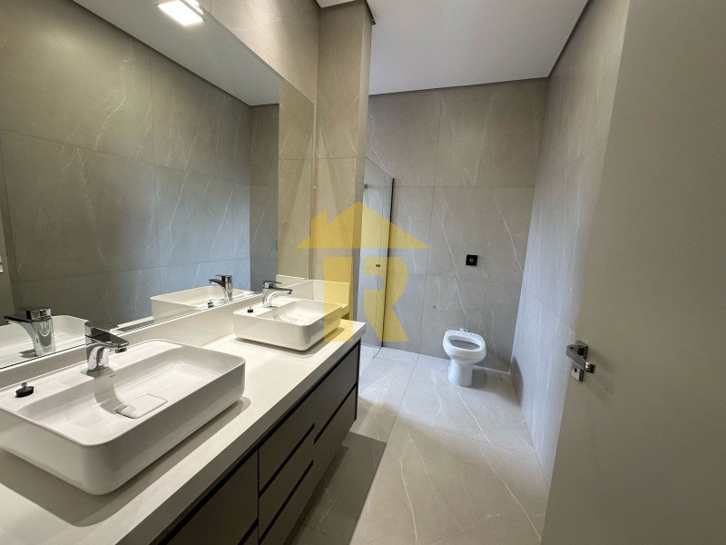 Casa de Condomínio com 3 quartos à venda, 215m² — foto 12 de 23