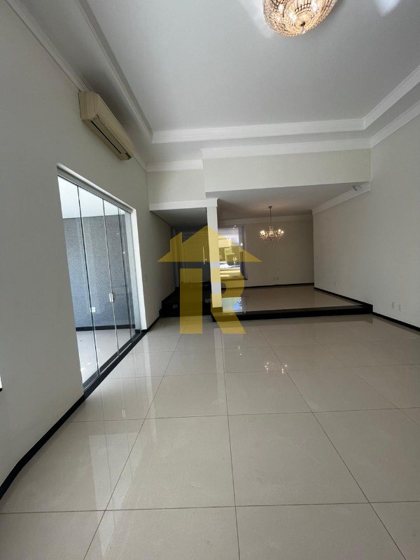 Casa de Condomínio com 4 quartos à venda — foto 3 de 25