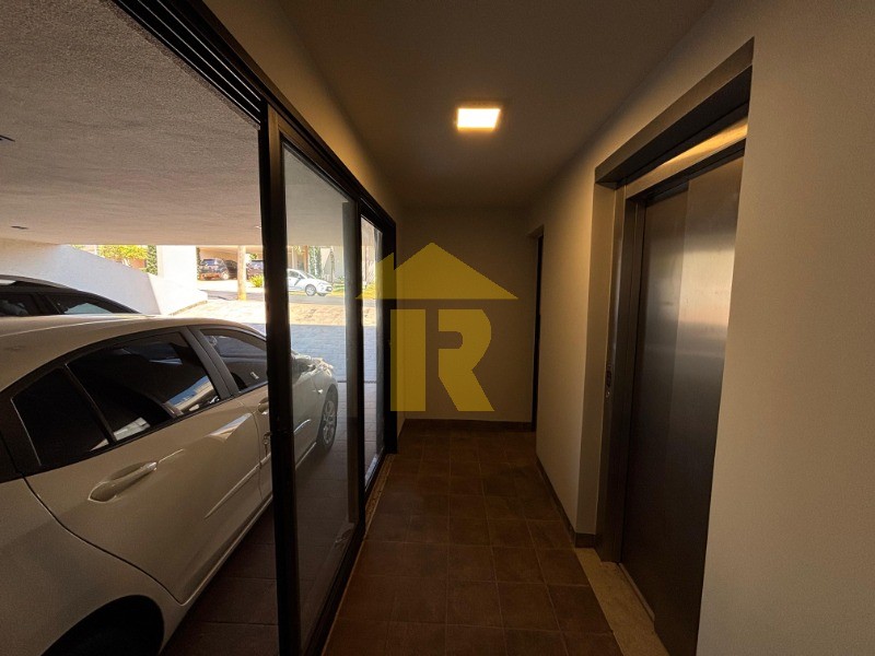 Casa de Condomínio com 3 quartos à venda, 460m² — foto 4 de 41