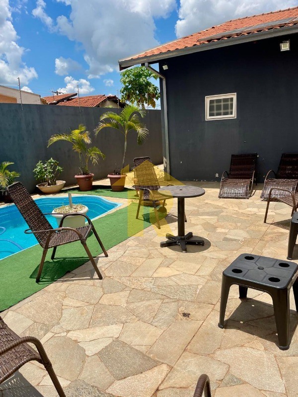 Casa com 3 quartos à venda, 200m² — foto 22 de 24