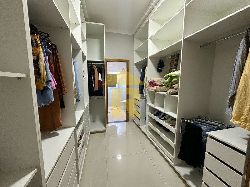 Casa de Condomínio com 3 quartos à venda, 220m² — foto 15 de 21