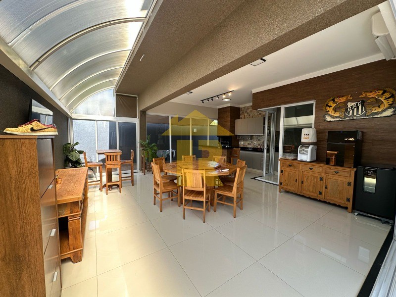 Casa de Condomínio com 3 quartos à venda, 220m² — foto 9 de 21