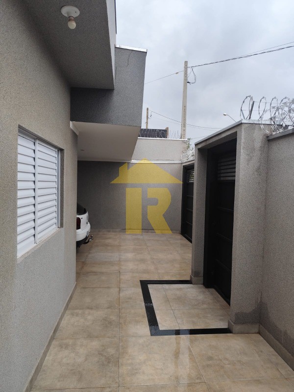 Casa com 2 quartos à venda, 140m² — foto 2 de 12