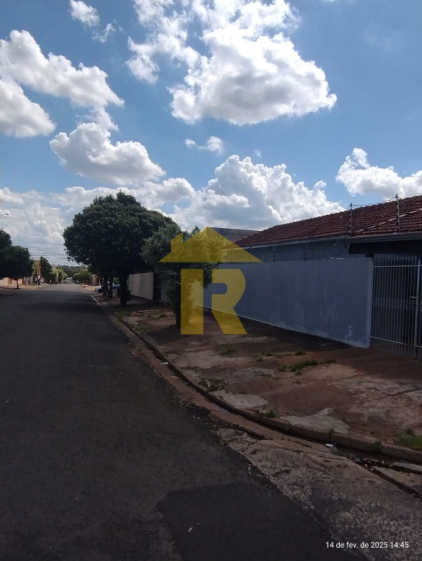 Casa com 4 quartos à venda, 198m² — foto 2 de 18