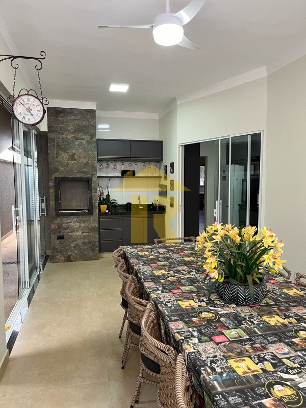 Casa de Condomínio com 3 quartos à venda, 200m² — foto 16 de 19