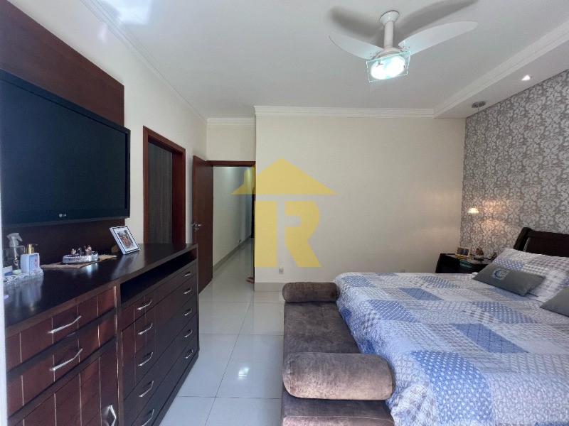 Casa de Condomínio com 3 quartos à venda e aluguel, 220m² — foto 27 de 34