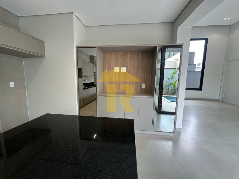 Casa de Condomínio com 3 quartos à venda, 215m² — foto 13 de 23