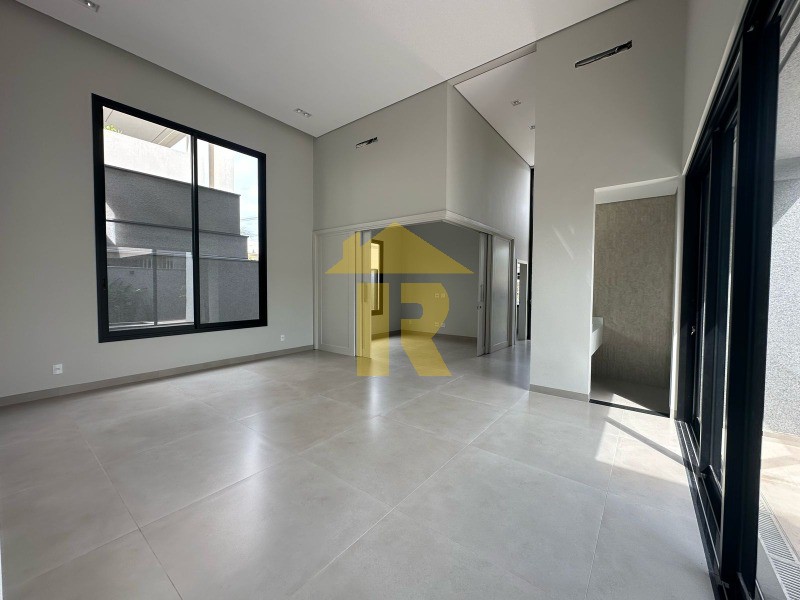 Casa de Condomínio com 3 quartos à venda, 215m² — foto 2 de 23