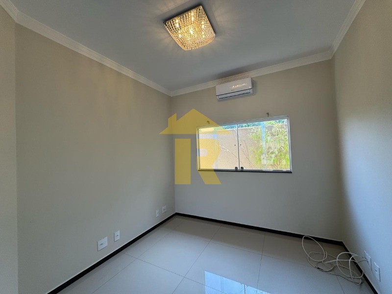 Casa de Condomínio com 3 quartos à venda, 220m² — foto 10 de 28