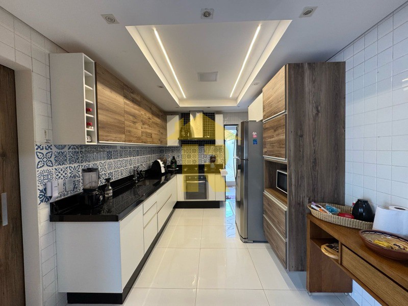 Casa com 3 quartos à venda, 312m² — foto 22 de 41