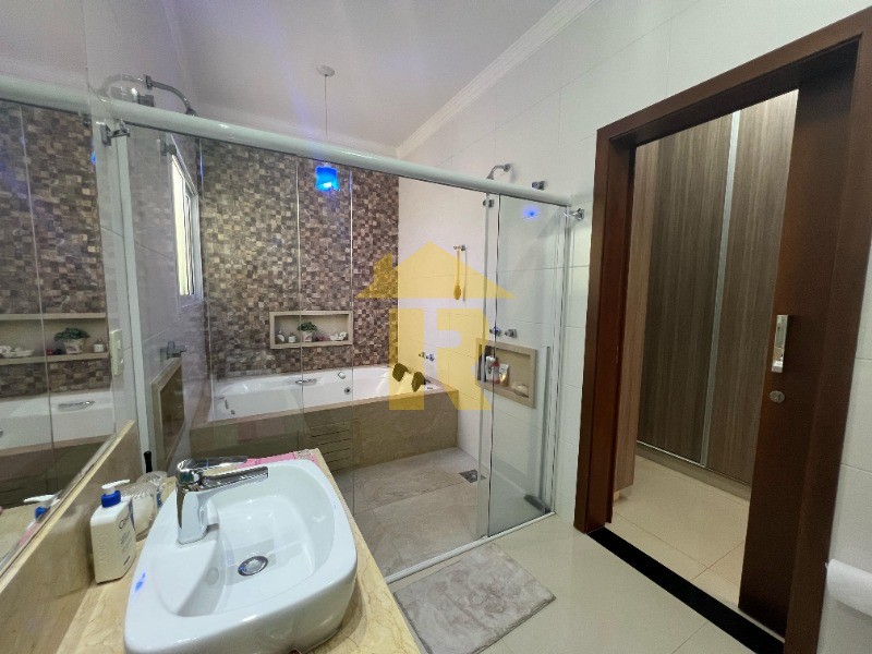 Casa de Condomínio com 3 quartos à venda e aluguel, 220m² — foto 34 de 34