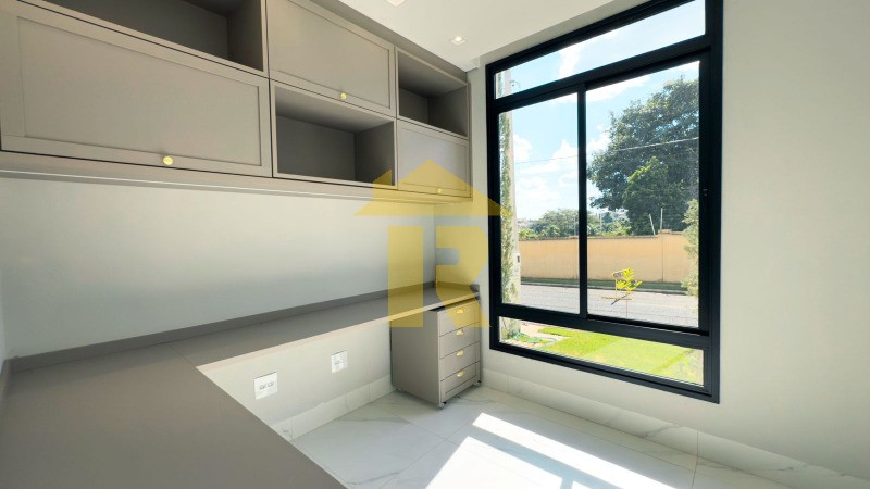 Casa de Condomínio com 3 quartos à venda, 220m² — foto 4 de 21