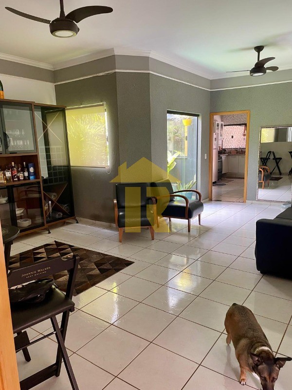Casa com 3 quartos à venda, 200m² — foto 8 de 24