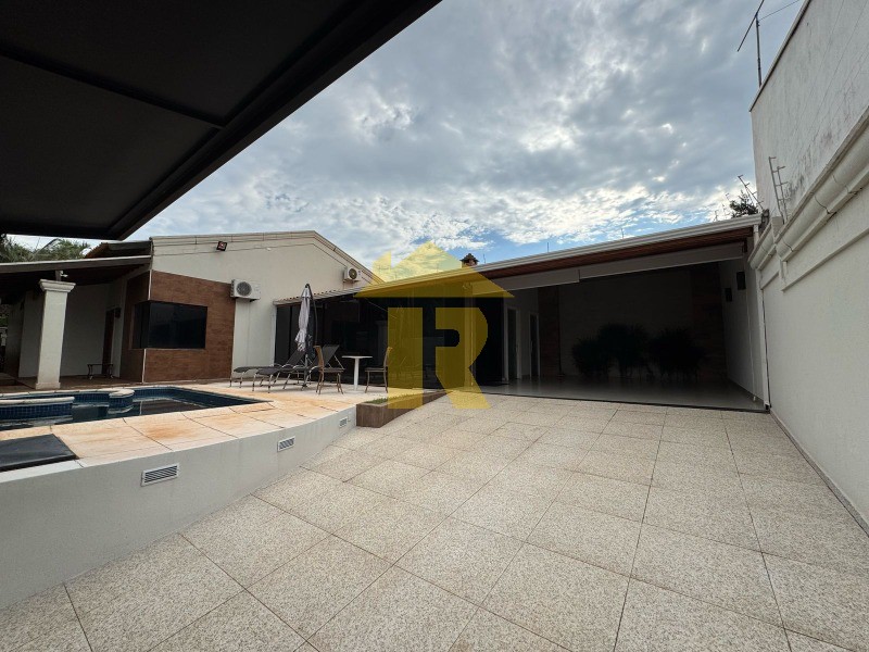 Casa com 3 quartos à venda, 312m² — foto 9 de 41