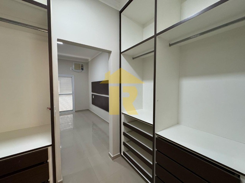 Casa de Condomínio com 3 quartos à venda, 220m² — foto 14 de 28