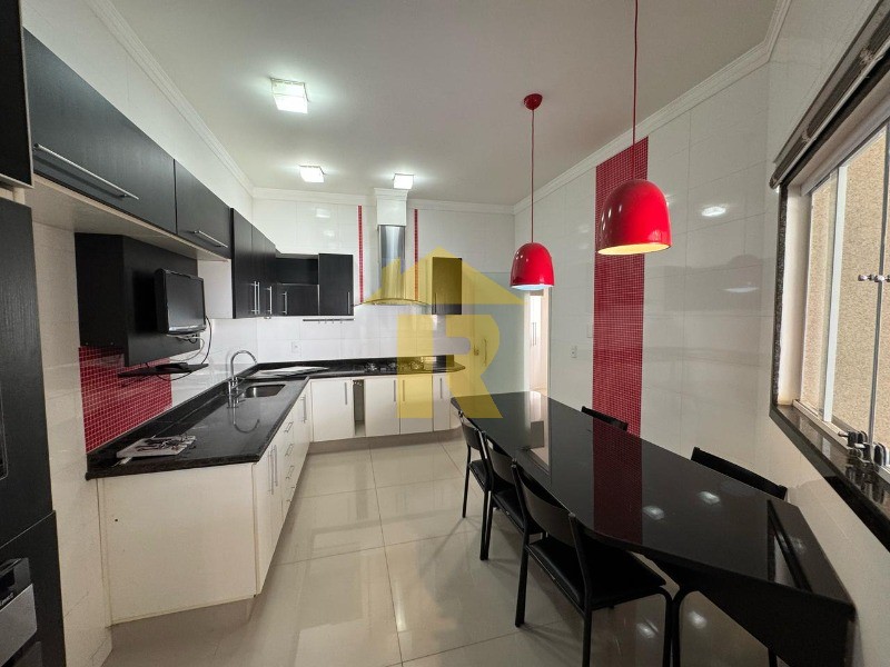 Casa de Condomínio com 3 quartos à venda, 220m² — foto 22 de 28