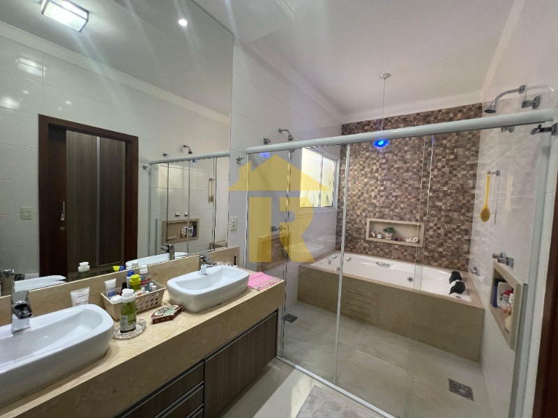 Casa de Condomínio com 3 quartos à venda e aluguel, 220m² — foto 33 de 34