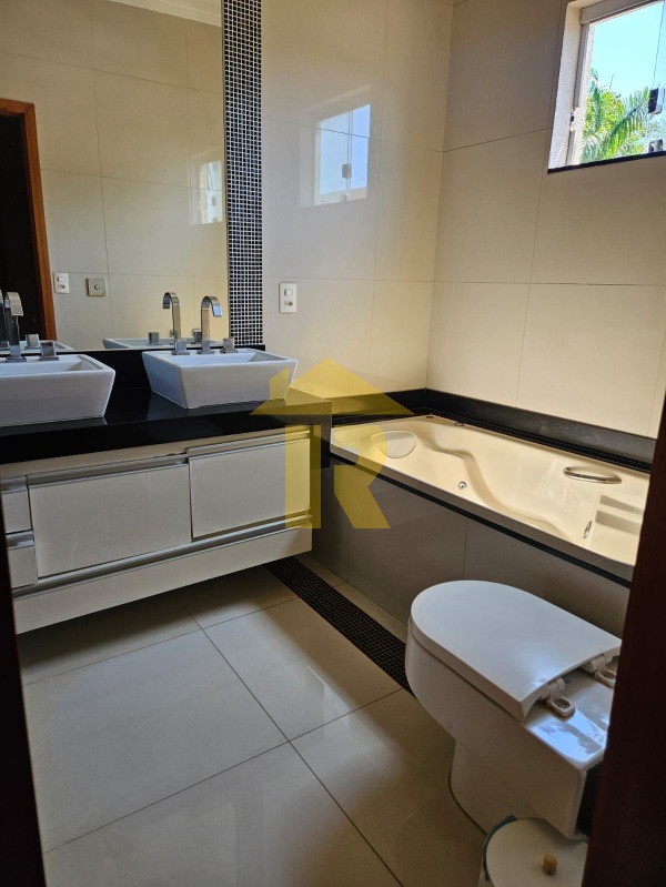 Casa de Condomínio com 3 quartos à venda, 240m² — foto 27 de 28