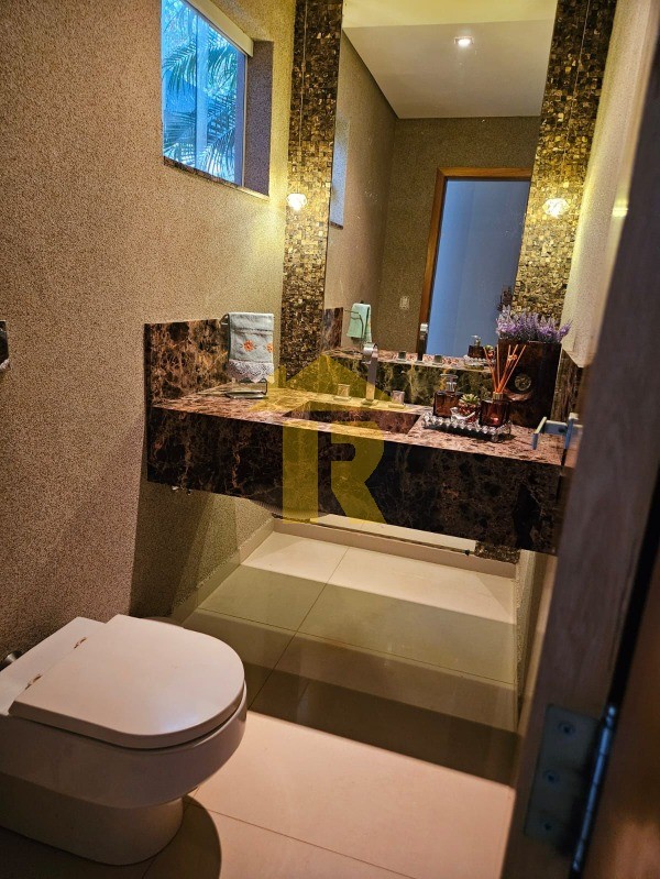 Casa de Condomínio com 3 quartos à venda, 240m² — foto 7 de 28
