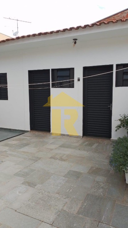 Casa com 3 quartos à venda, 268m² — foto 18 de 40