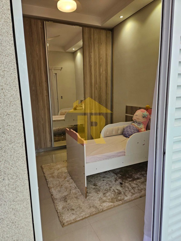 Casa de Condomínio com 3 quartos à venda, 240m² — foto 22 de 28