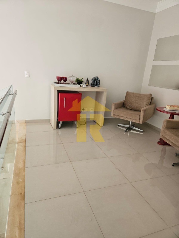 Casa de Condomínio com 3 quartos à venda, 240m² — foto 21 de 28