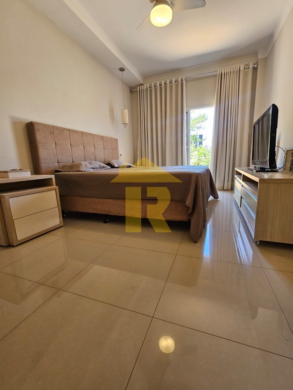 Casa de Condomínio com 3 quartos à venda, 240m² — foto 25 de 28