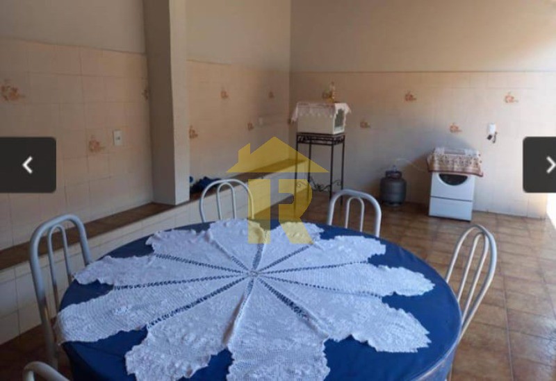 Casa com 3 quartos à venda, 330m² — foto 13 de 22