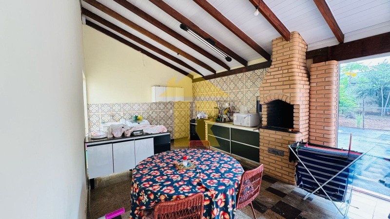 Casa com 3 quartos à venda, 272m² — foto 10 de 15
