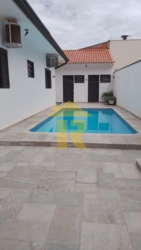 Casa com 3 quartos à venda, 268m² — foto 31 de 40
