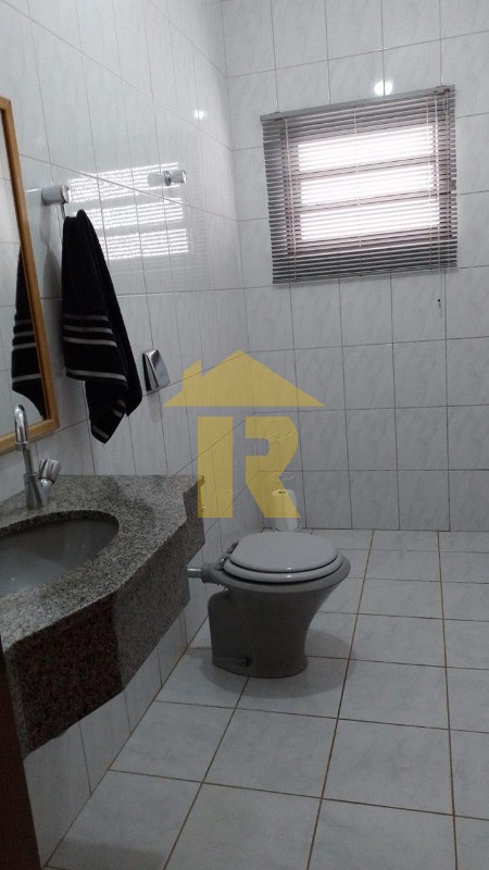 Casa com 3 quartos à venda, 268m² — foto 36 de 40