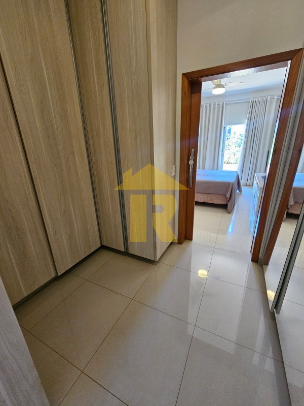 Casa de Condomínio com 3 quartos à venda, 240m² — foto 24 de 28