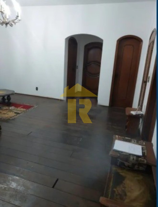 Casa com 3 quartos à venda, 254m² — foto 4 de 5