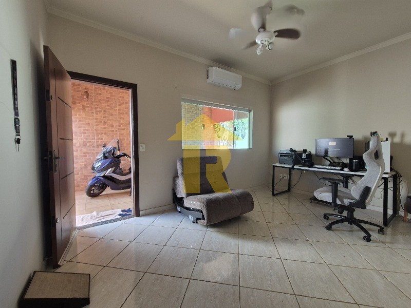 Casa com 2 quartos à venda, 175m² — foto 3 de 10
