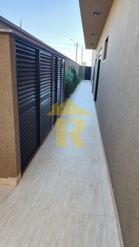 Casa de Condomínio com 4 quartos à venda e aluguel, 378m² — foto 27 de 48