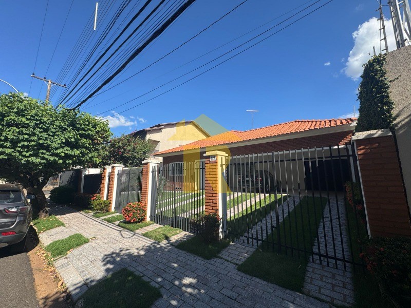 Casa com 3 quartos à venda, 268m² — foto 1 de 40