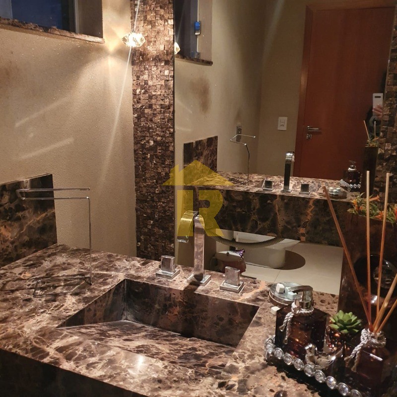 Casa de Condomínio com 3 quartos à venda, 240m² — foto 8 de 28
