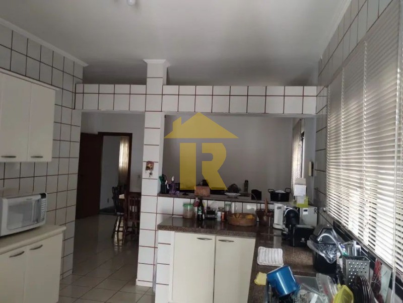 Casa com 3 quartos à venda, 268m² — foto 7 de 40