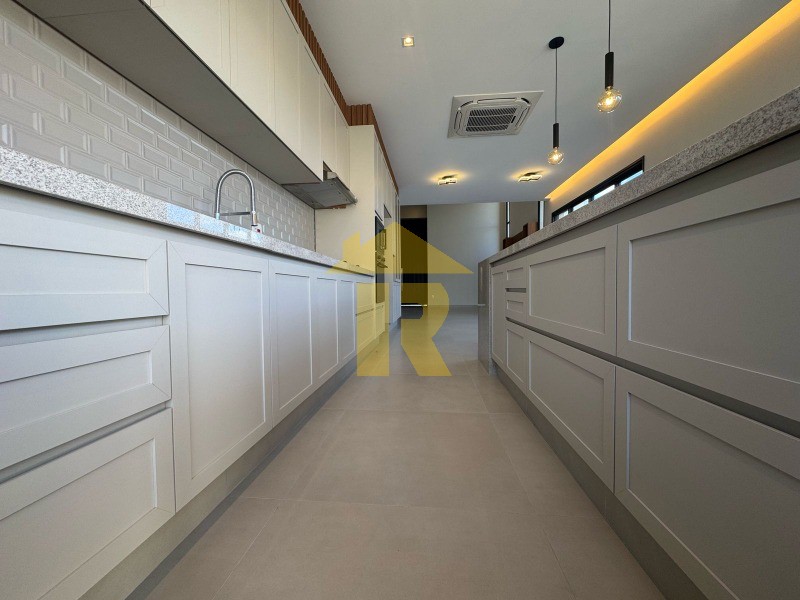 Casa de Condomínio com 3 quartos à venda, 186m² — foto 10 de 25