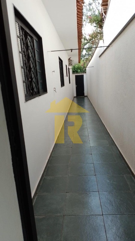 Casa com 3 quartos à venda, 268m² — foto 16 de 40