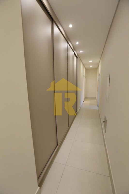 Casa de Condomínio com 4 quartos à venda e aluguel, 378m² — foto 47 de 48