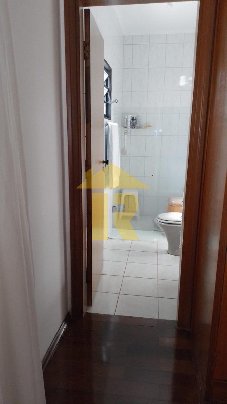 Casa com 3 quartos à venda, 268m² — foto 34 de 40