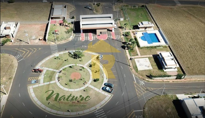 Terreno / Lote / Condomínio  à venda, 200m² — foto 1 de 2
