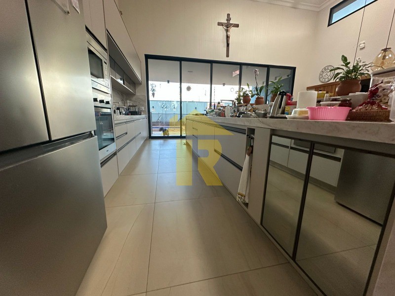Casa de Condomínio com 3 quartos à venda, 340m² — foto 22 de 31