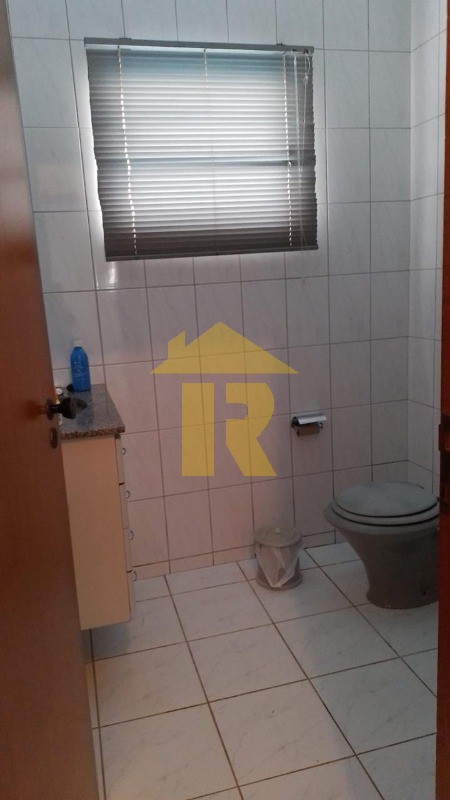 Casa com 3 quartos à venda, 268m² — foto 35 de 40